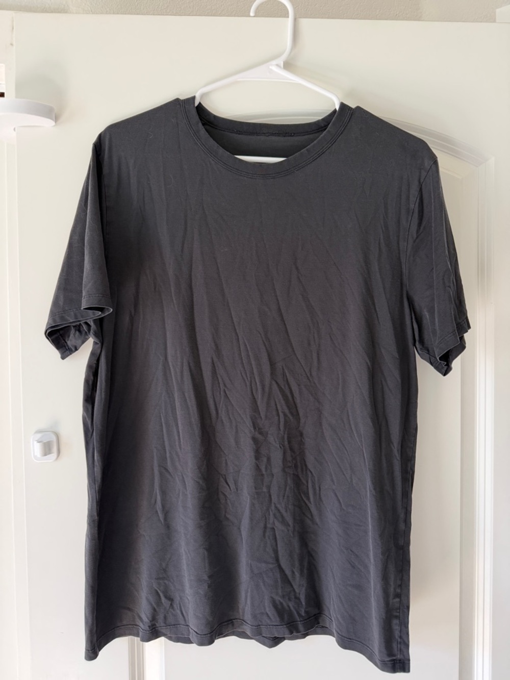 lululemon athletica Men's Short Sleeve Crew Tee - Charcoal Black